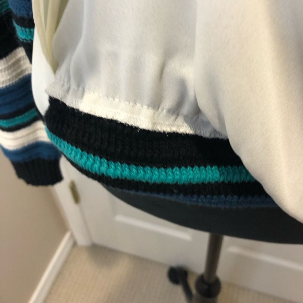Skye’s The Limit petite v neck sweater with faux blouse bottom size small - Picture 4 of 8